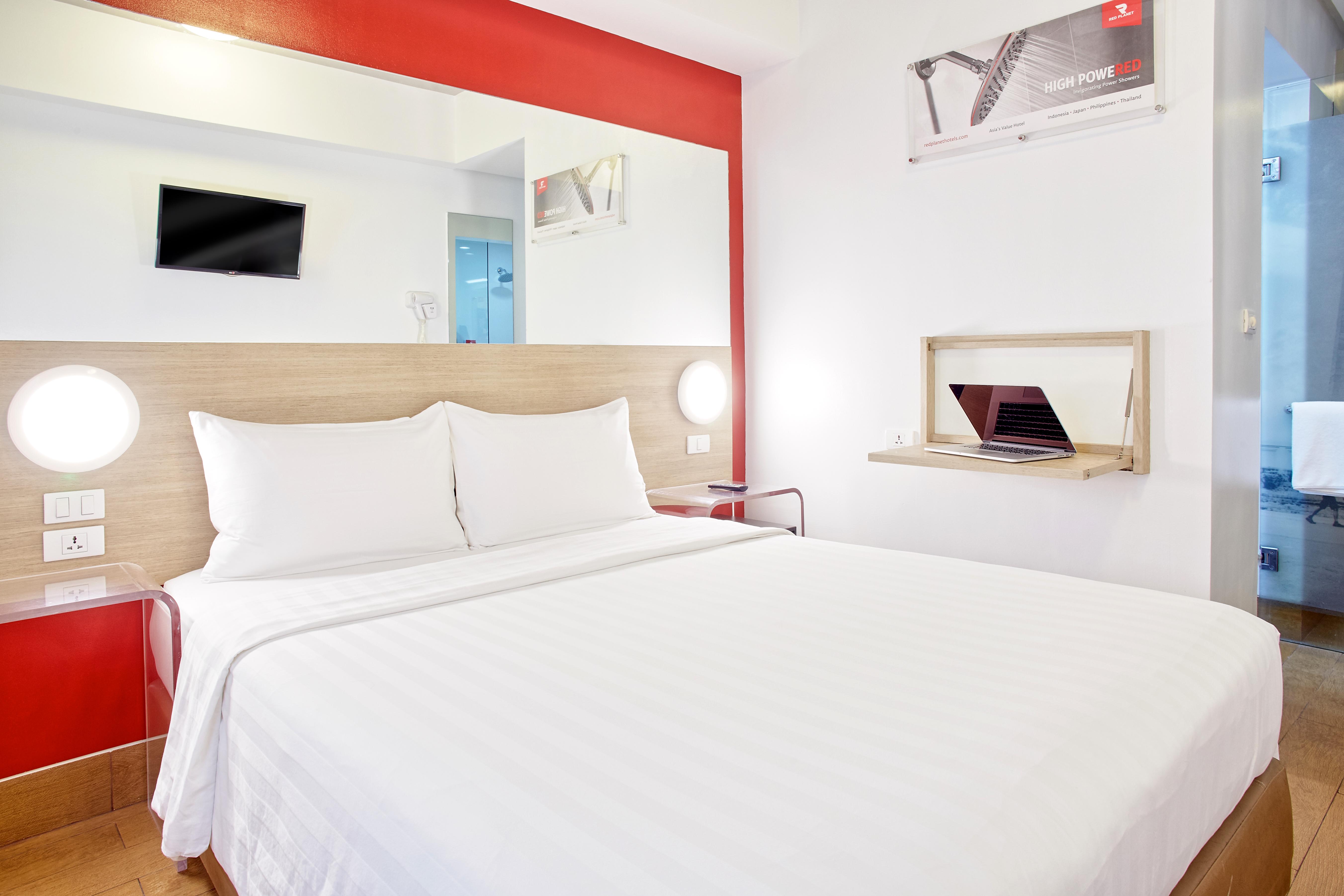 Red Planet Ortigas Hotel Mandaluyong Exterior photo