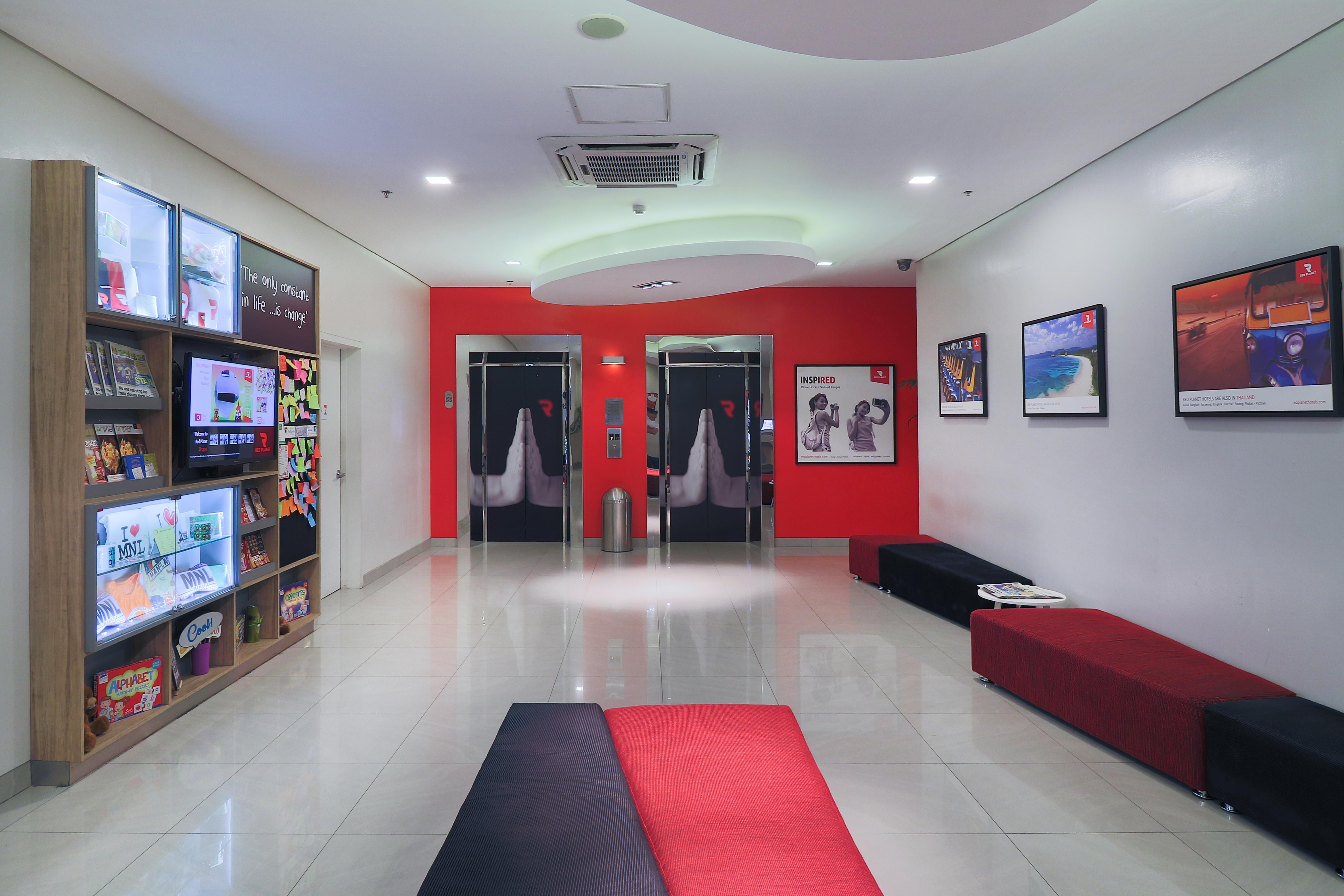 Red Planet Ortigas Hotel Mandaluyong Exterior photo