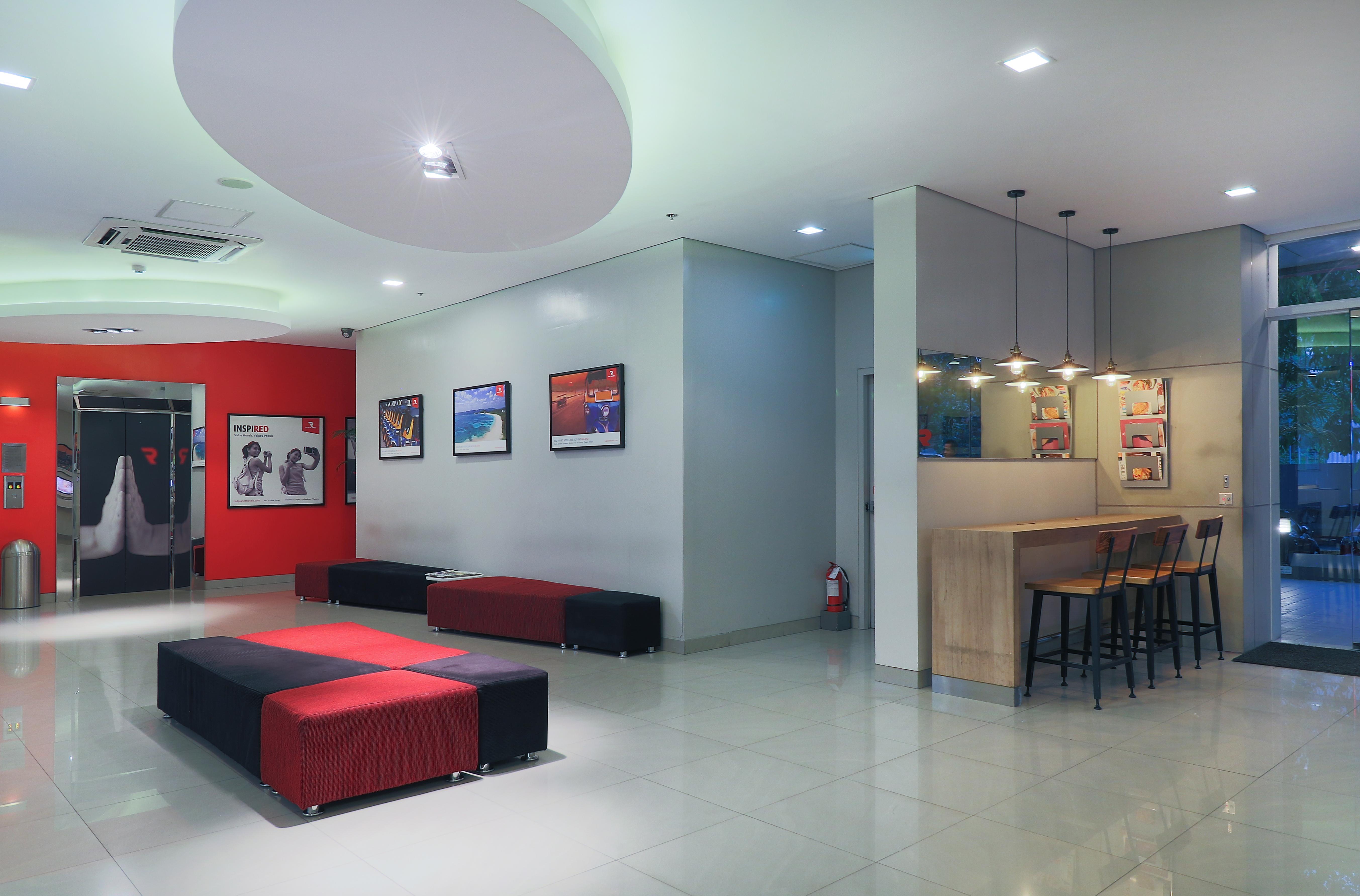 Red Planet Ortigas Hotel Mandaluyong Exterior photo