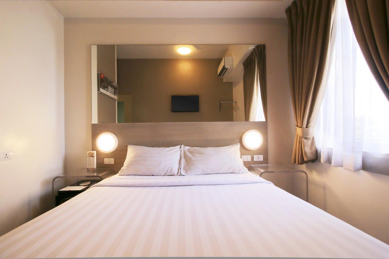 Red Planet Ortigas Hotel Mandaluyong Exterior photo