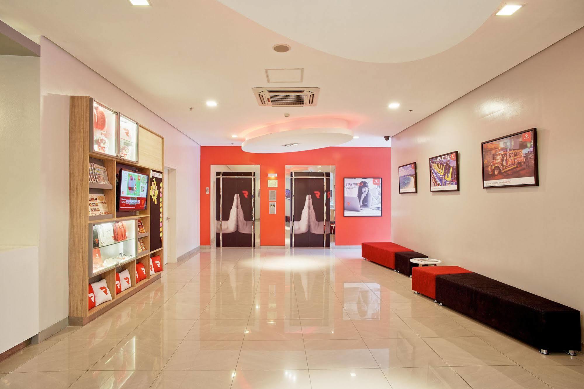 Red Planet Ortigas Hotel Mandaluyong Exterior photo