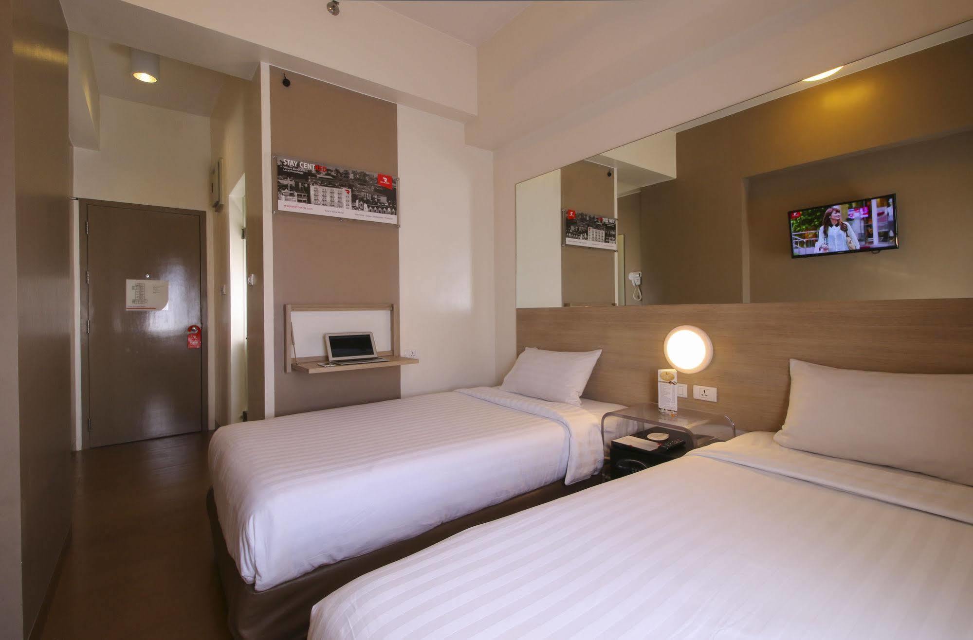 Red Planet Ortigas Hotel Mandaluyong Exterior photo